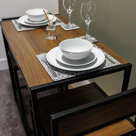 Centre 3 With Kitchenette, Free Wifi And Smart Tv With Netflix By Yoko Daire Middlesbrough